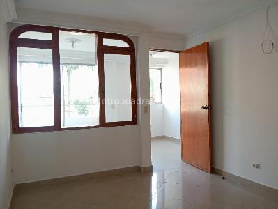 Apartamento de 2 alcobas en venta en Laureles, Medellín, 93 m² · foto 10 de 17