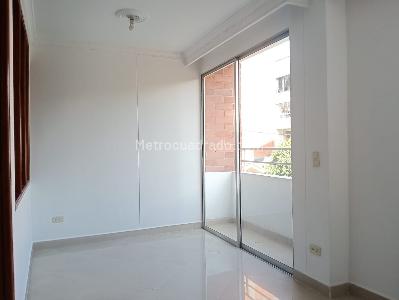 Apartamento de 2 alcobas en venta en Laureles, Medellín, 93 m² · foto 13 de 17
