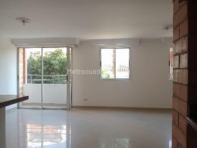 Apartamento de 2 alcobas en venta en Laureles, Medellín, 93 m² · foto 3 de 17