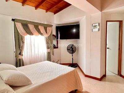 Apartamento de 2 alcobas en venta en Laureles, Medellín, 66 m² · foto 10 de 17