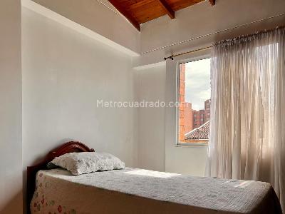 Apartamento de 2 alcobas en venta en Laureles, Medellín, 66 m² · foto 13 de 17