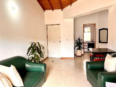 Apartamento de 2 alcobas en venta en Laureles, Medellín, 66 m² · foto 3 de 17