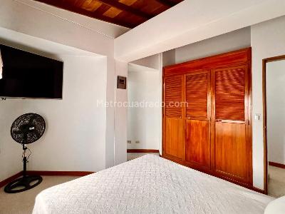 Apartamento de 2 alcobas en venta en Laureles, Medellín, 66 m² · foto 9 de 17