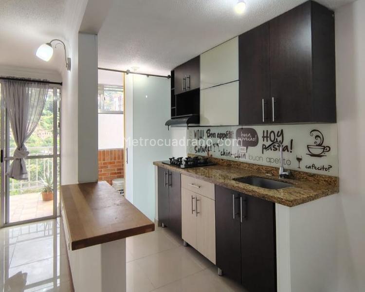 Apartamento de 3 Alcobas en Unidad Cerrada en Belún - 2