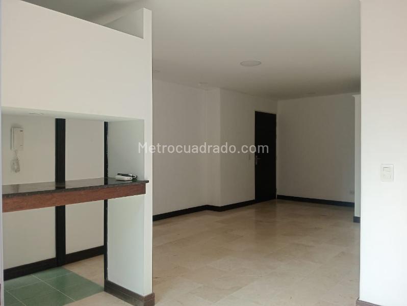 Stylish 2BR Apartment in Laureles - 4