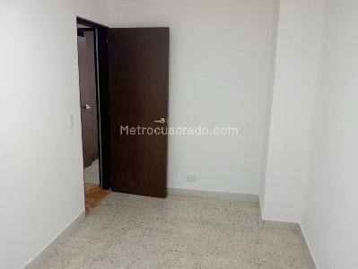 Apartamento de 2 alcobas en arriendo en Laureles, Medellín, 100 m² · foto 10 de 15