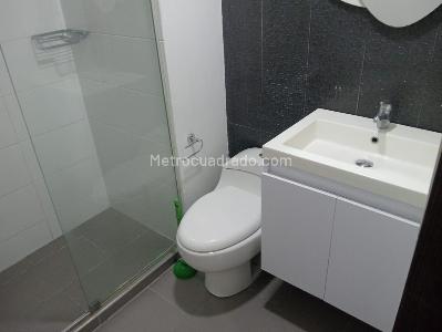 Apartamento de 2 alcobas en arriendo en Laureles, Medellín, 100 m² · foto 14 de 15