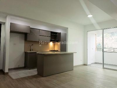 Apartamento en venta en Itagui, Itagüí · foto 2 de 12