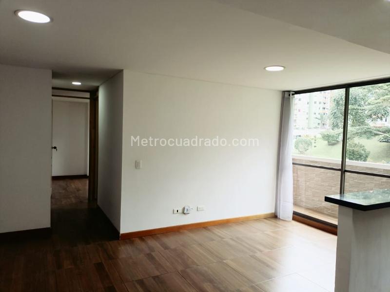 Spacious 2BR Apartment in Belen - 4