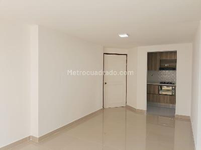 Apartamento de 3 alcobas en arriendo en Belen, Medellín, 70 m² · foto 3 de 13