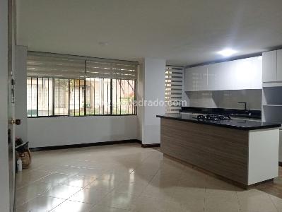 Apartamento de 3 alcobas en venta en Laureles, Medellín, 195 m² · foto 1 de 19