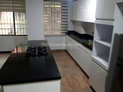 Apartamento de 3 alcobas en venta en Laureles, Medellín, 195 m² · foto 5 de 19