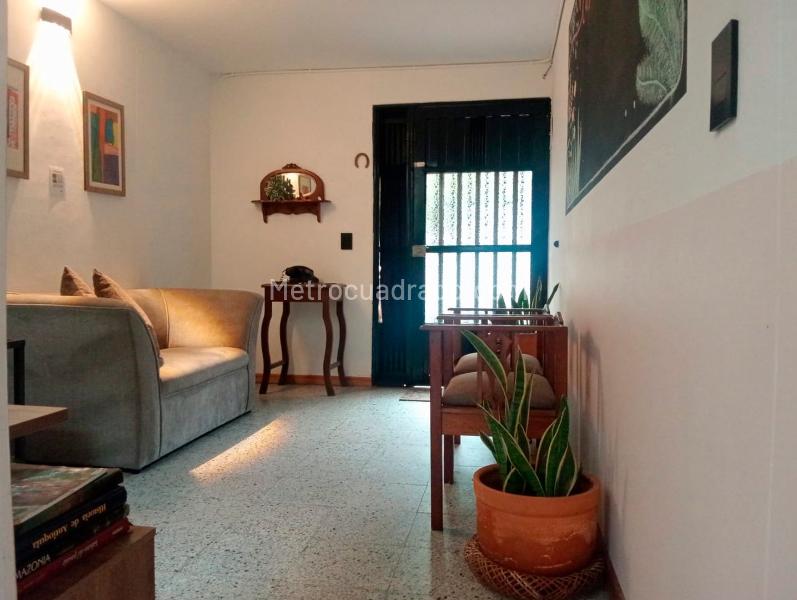 Apartamento amoblado de 3 alcobas en Laureles - 2