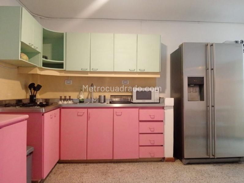 Apartamento amoblado de 3 alcobas en Laureles - 7