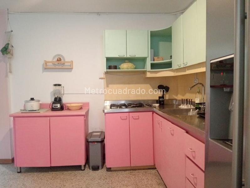 Apartamento amoblado de 3 alcobas en Laureles - 8
