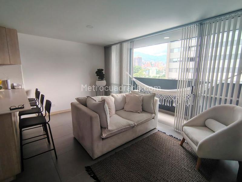 Modern 2BR Apartment Near Parks in Guayabal - 4