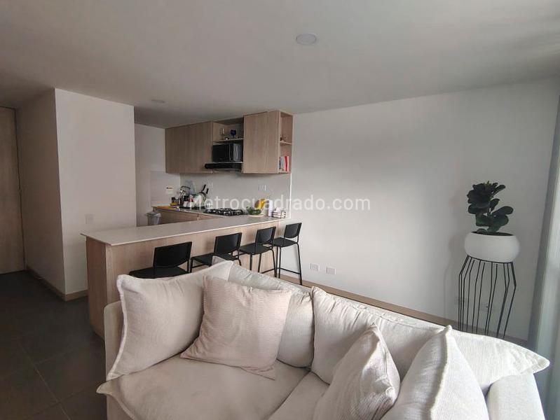 Modern 2BR Apartment Near Parks in Guayabal - 6