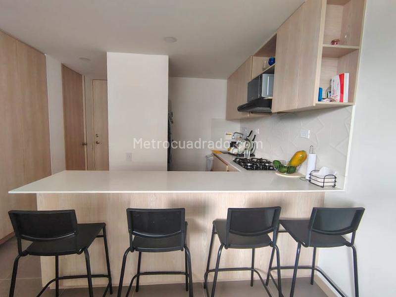 Modern 2BR Apartment Near Parks in Guayabal - 7