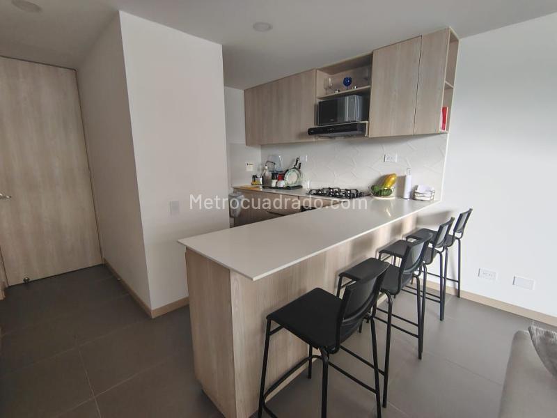 Modern 2BR Apartment Near Parks in Guayabal - 8
