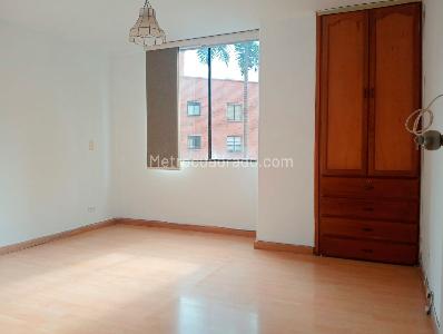 Apartamento de 3 alcobas en venta en Laureles, Medellín, 135 m² · foto 11 de 19