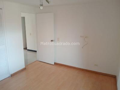 Apartamento de 3 alcobas en venta en Laureles, Medellín, 135 m² · foto 14 de 19