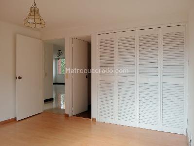 Apartamento de 3 alcobas en venta en Laureles, Medellín, 135 m² · foto 15 de 19