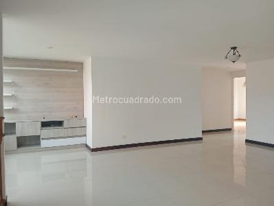 Apartamento de 3 alcobas en venta en Laureles, Medellín, 135 m² · foto 4 de 19