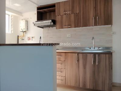 Apartamento de 3 alcobas en venta en Laureles, Medellín, 55 m² · foto 3 de 18