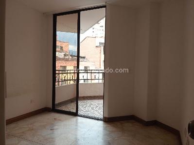 Apartamento de 3 alcobas en venta en Laureles, Medellín, 131 m² · foto 13 de 19