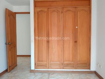 Apartamento de 3 alcobas en venta en Laureles, Medellín, 131 m² · foto 16 de 19