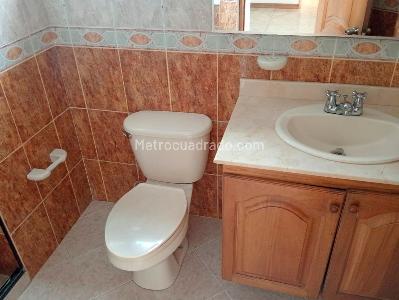 Apartamento de 3 alcobas en venta en Laureles, Medellín, 131 m² · foto 17 de 19