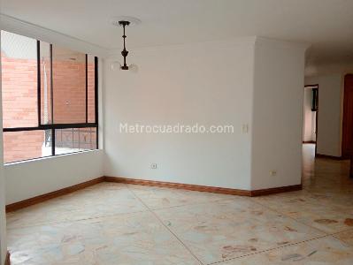 Apartamento de 3 alcobas en venta en Laureles, Medellín, 131 m² · foto 3 de 19