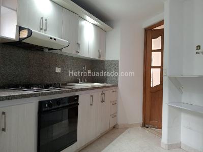 Apartamento de 3 alcobas en venta en Laureles, Medellín, 131 m² · foto 8 de 19
