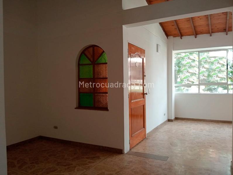 Spacious 3BR Apartment for Rent in Laureles