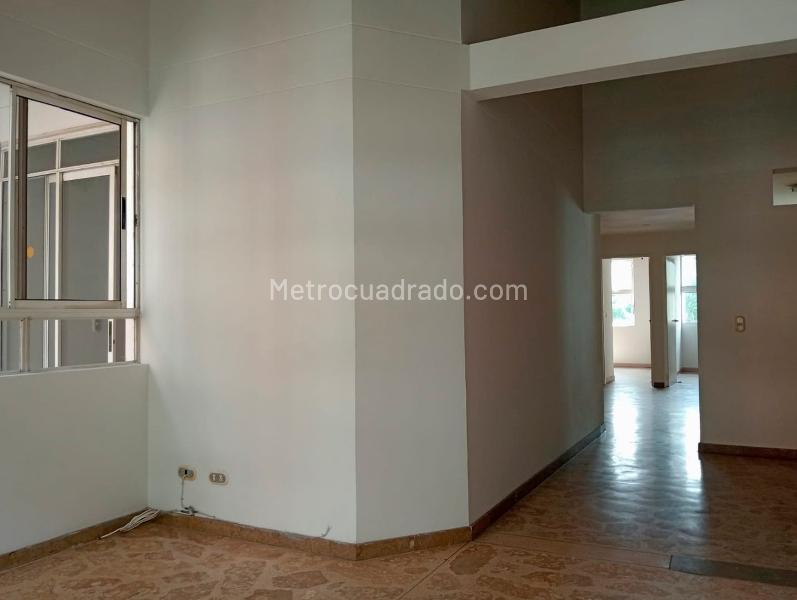 Apartamento Amplio de 3 Alcobas en Arriendo en Laureles - 3