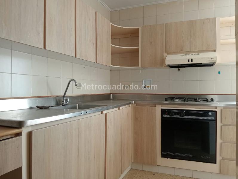 Apartamento Amplio de 3 Alcobas en Arriendo en Laureles - 6