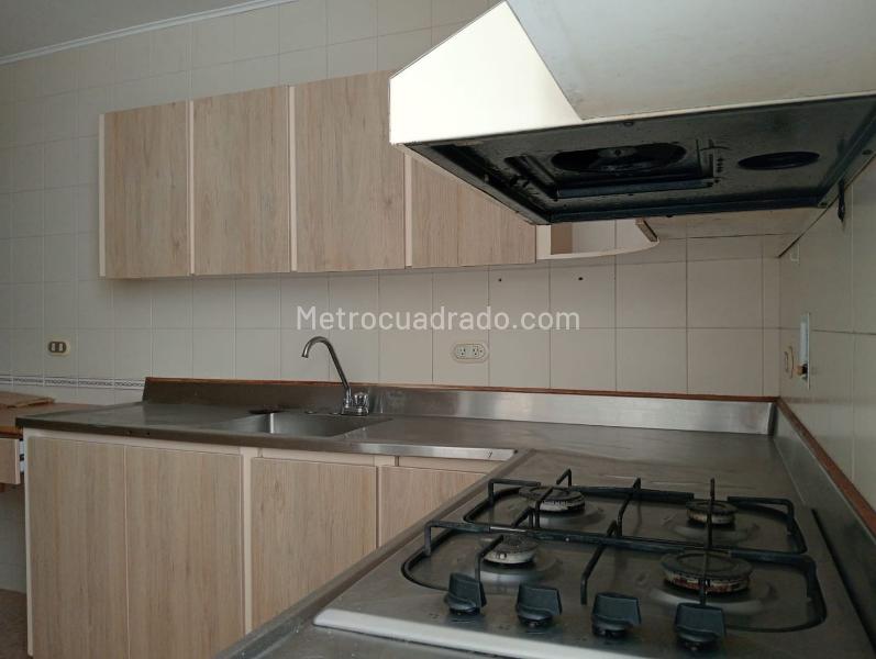 Apartamento Amplio de 3 Alcobas en Arriendo en Laureles - 8