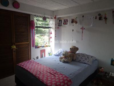Apartamento de 3 alcobas en venta en Loma De Los Bernal, Medellín, 64 m² · foto 10 de 13