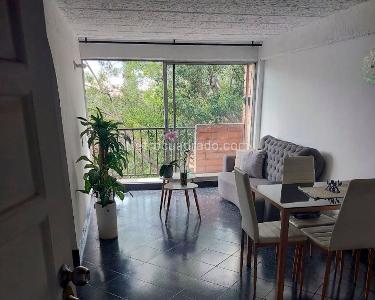 Apartamento de 3 alcobas en venta en Loma De Los Bernal, Medellín, 64 m² · foto 3 de 13