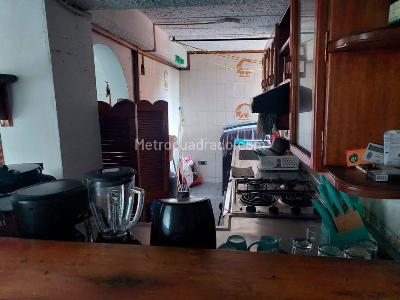 Apartamento de 3 alcobas en venta en Loma De Los Bernal, Medellín, 64 m² · foto 6 de 13
