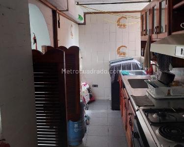 Apartamento de 3 alcobas en venta en Loma De Los Bernal, Medellín, 64 m² · foto 7 de 13