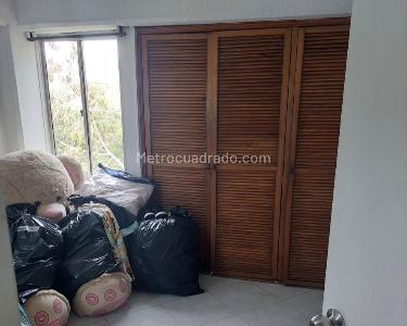 Apartamento de 3 alcobas en venta en Loma De Los Bernal, Medellín, 64 m² · foto 9 de 13