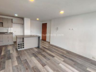 Apartamento en arriendo en Laureles, Medellín · foto 3 de 14