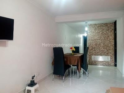 Apartamento en arriendo en Laureles, Medellín · foto 3 de 18