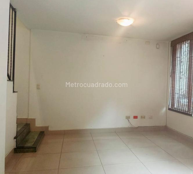 Estudio Dúplex de 1 Alcoba en Belén cerca a Vías Principales - 2