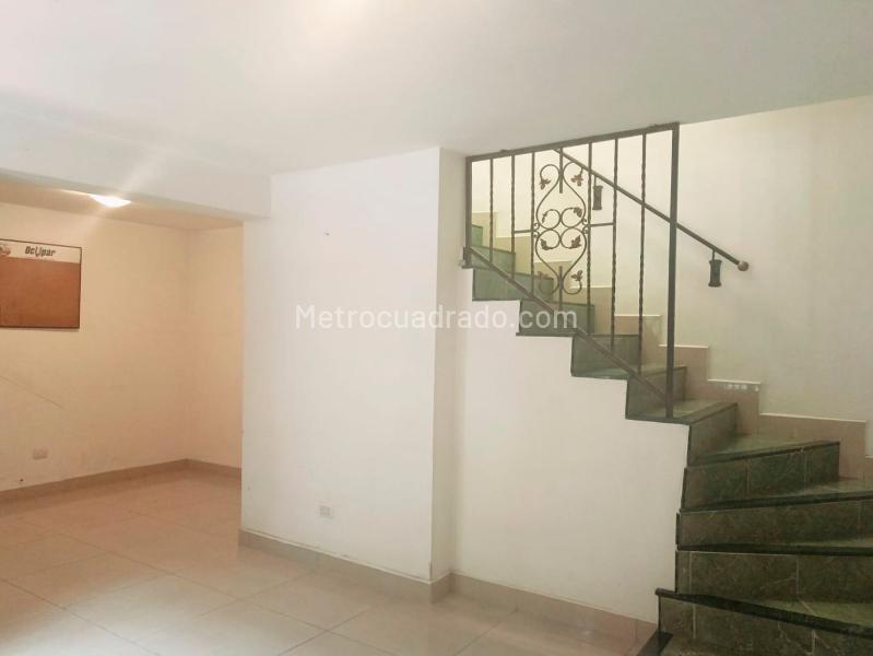 Estudio Dúplex de 1 Alcoba en Belén cerca a Vías Principales - 3