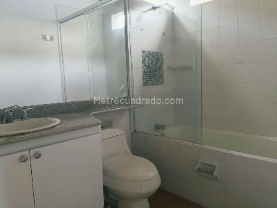 Casa de 3 alcobas en arriendo en Belen, Medellín, 230 m² · foto 16 de 17