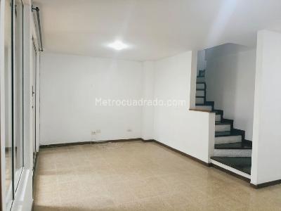 Casa de 3 alcobas en arriendo en Belen, Medellín, 230 m² · foto 2 de 17