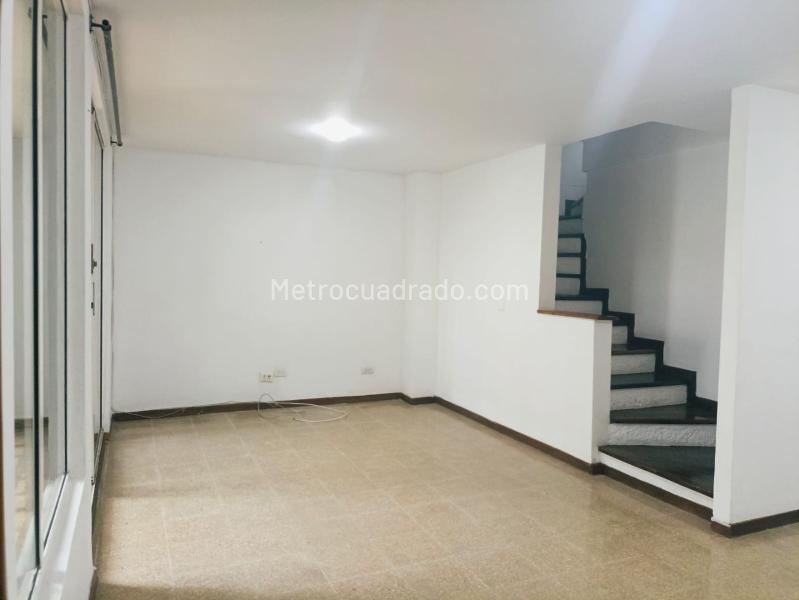 4BR House with Pool in Belen - 2