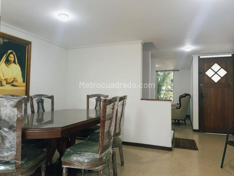 4BR House with Pool in Belen - 3